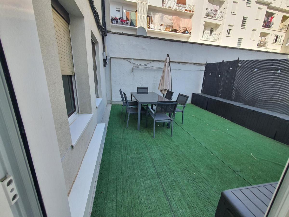 Teo Apartment Pamplona Luaran gambar