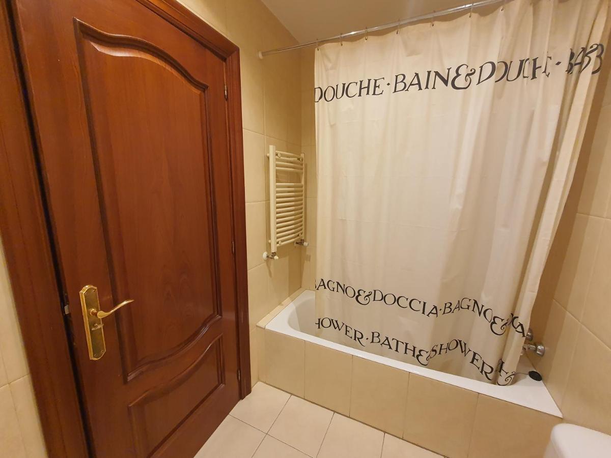 Teo Apartment Pamplona Luaran gambar